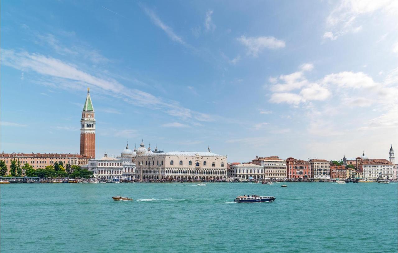 Stunning Apartment In Venezia With Kitchenette Exterior foto